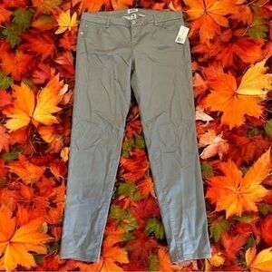 Celebrity Pink Gray Stretch Skinny Jeans 36 X 32 NWT